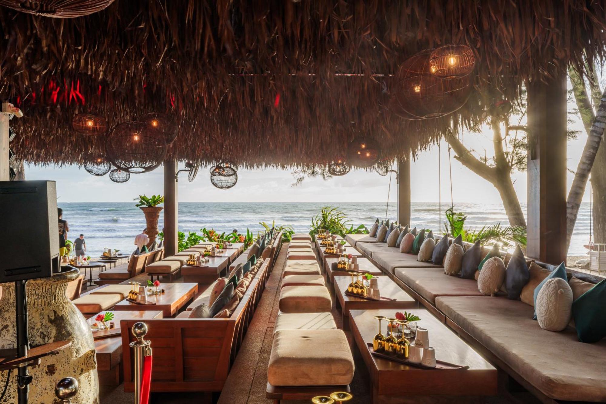 Cafe Del Mar Phuket - Suite & Penthouse Kamala Beach Eksteriør billede